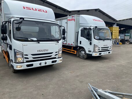 2023 Isuzu Elf (N-series), белый, 3500000 рублей, вид 1