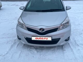 2012 Toyota Vitz III (XP130), серый, 740000 рублей, вид 1