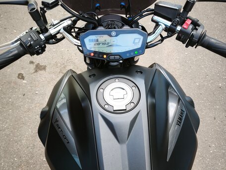 2018 Yamaha MT-07 (FZ-07), чёрный, 650000 рублей, вид 3