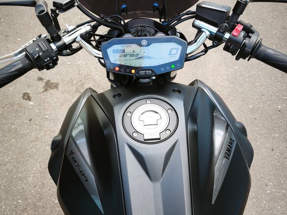2018 Yamaha MT-07 (FZ-07), чёрный, 650000 рублей - вид 2