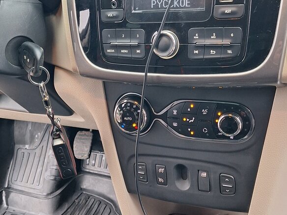 2016 Renault Logan II, белый, 1480000 рублей - вид 7