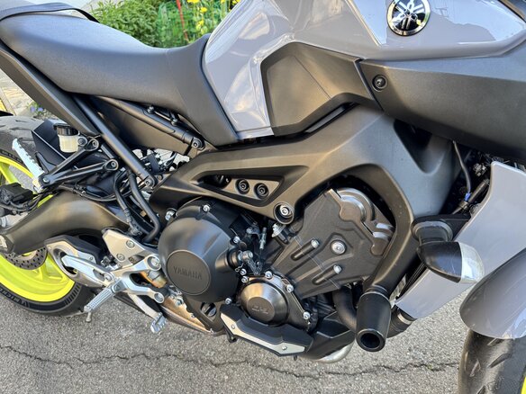 2017 Yamaha MT-09 (FZ-09), серый, 930000 рублей - вид 9