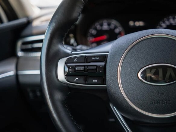 2021 Kia K5 III, белый - вид 17
