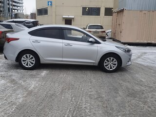 2017 Hyundai Solaris II, серебристый, 1650000 рублей, вид 3