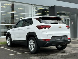 2021 Chevrolet TrailBlazer III, белый, 1800000 рублей, вид 4