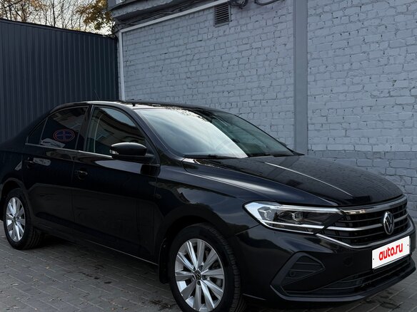 2022 Volkswagen Polo VI, чёрный, 1780000 рублей - вид 2