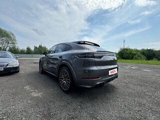 2022 Porsche Cayenne Coupé III, серый, 12900000 рублей, вид 3