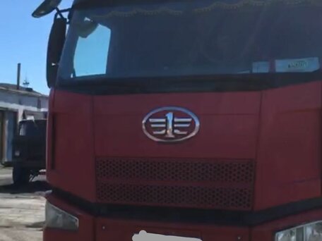 2012 FAW J6 CA3310, красный, 2800000 рублей, вид 2