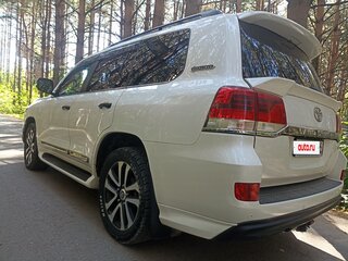 2018 Toyota Land Cruiser 200 Series Рестайлинг 2, белый, 5500000 рублей, вид 3