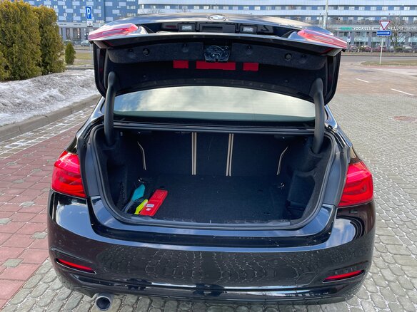 2016 BMW 3 серии 318i VI (F3x) Рестайлинг, чёрный, 1655140 рублей - вид 19