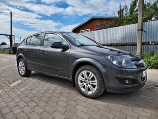 2011 Opel Astra H Рестайлинг, серый, 530000 рублей, вид 4