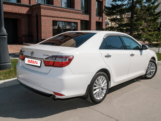 2015 Toyota Camry VII (XV50) Рестайлинг, белый, 2250000 рублей, вид 4