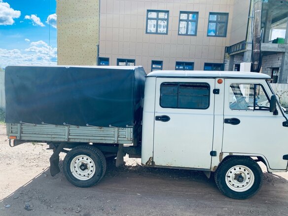 2006 УАЗ 3909, серебристый, 470000 рублей - вид 2