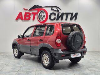 2010 Chevrolet Niva I Рестайлинг, красный, 445000 рублей, вид 5