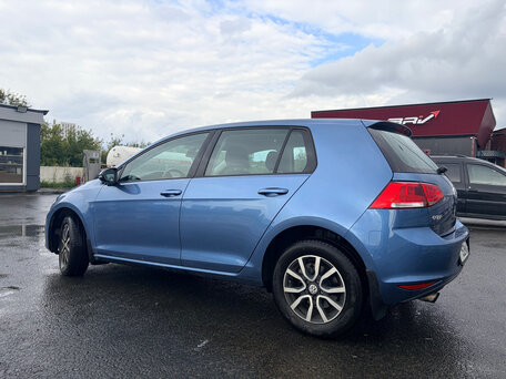 2014 Volkswagen Golf VII, синий, 1269000 рублей, вид 3
