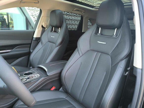2025 Hongqi HS3, чёрный - вид 23