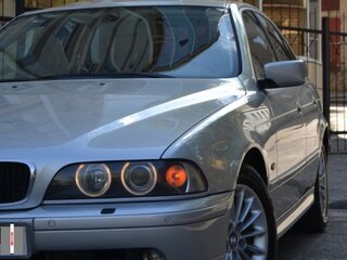 2001 BMW 5 серии 525i IV (E39) Рестайлинг, серебристый, 900000 рублей, вид 1