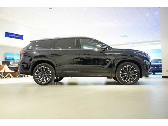 2026 Jaecoo J8, чёрный - вид 3