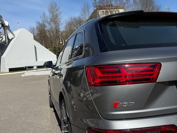2017 Audi SQ7 I (4M), серый, 4900000 рублей - вид 19