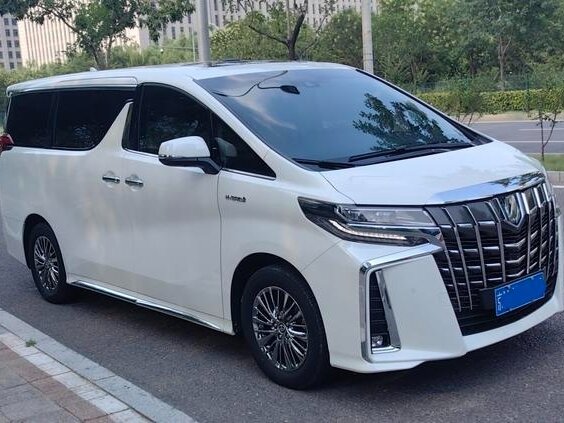 2021 Toyota Alphard III Рестайлинг, белый, 7700000 рублей - вид 1