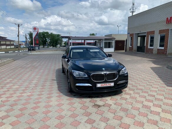 2011 BMW 7 серии 750i xDrive V (F01/F02/F04), чёрный, 2500000 рублей - вид 3