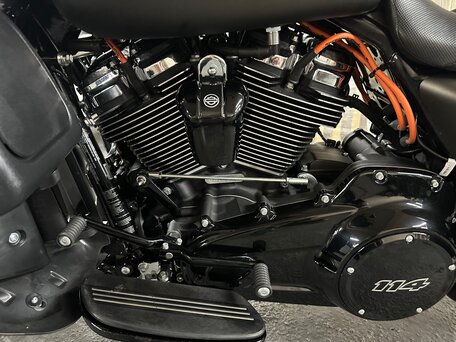 2020 Harley-Davidson Street Glide, зелёный, 2400000 рублей, вид 2