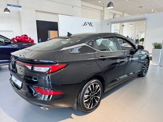 2024 JAC J7 I, чёрный, 2345000 рублей, вид 2