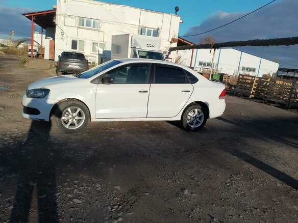 2015 Volkswagen Polo V, белый, 650000 рублей - вид 8