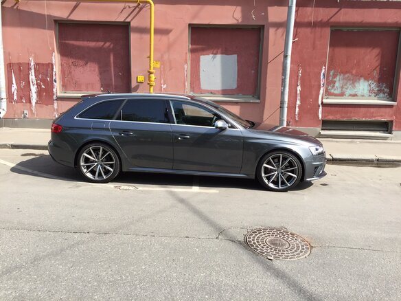 2015 Audi RS 4 III (B8), серый - вид 3
