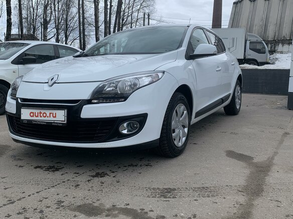 2012 Renault Megane III Рестайлинг, белый, 1000000 рублей - вид 2