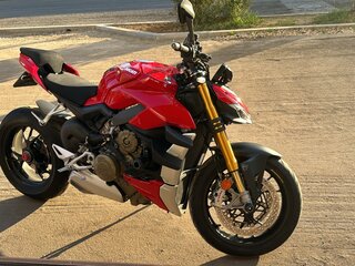 2022 Ducati Streetfighter V4, красный, 2850000 рублей, вид 3