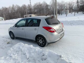 2011 Nissan Tiida I, серебристый, 760000 рублей, вид 4