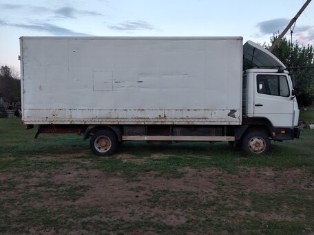 1992 Mercedes-Benz 814, белый, 800000 рублей, вид 2