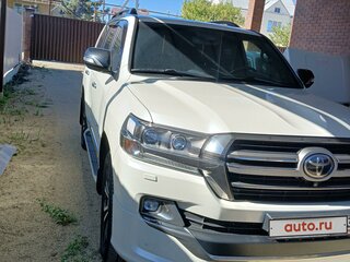 2020 Toyota Land Cruiser 200 Series Рестайлинг 2, белый, 8200000 рублей, вид 2