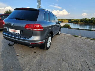 2016 Volkswagen Touareg II Рестайлинг, серый, 2550000 рублей, вид 2
