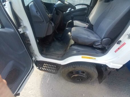 2012 Isuzu Elf (N-series), белый, 1700000 рублей, вид 4