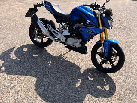 2018 BMW G 310 R, синий, 388371 рублей, вид 3