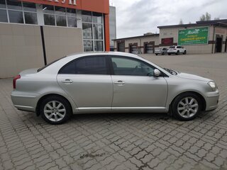 2007 Toyota Avensis II Рестайлинг, серебристый, 800000 рублей, вид 2