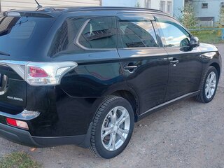 2012 Mitsubishi Outlander III, чёрный, 1580000 рублей, вид 4