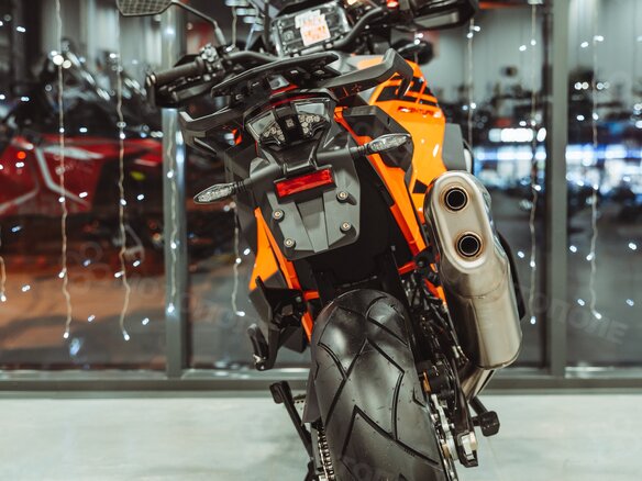 2024 KTM 1290 Super Adventure S, оранжевый - вид 6