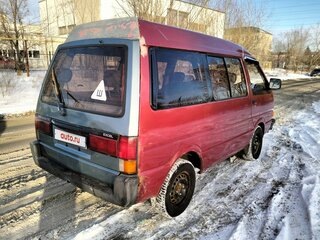 1989 Nissan Vanette II, красный, 270000 рублей, вид 3