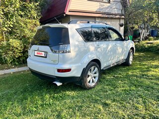 2012 Mitsubishi Outlander II Рестайлинг, белый, 1240000 рублей, вид 2