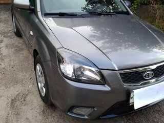 2010 Kia Rio II Рестайлинг, серебристый, 550000 рублей, вид 2