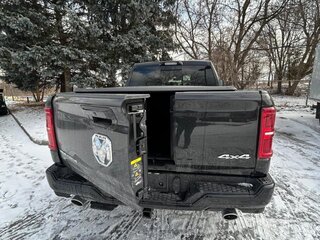 2025 Ram 1500 Crew Cab V Рестайлинг, чёрный, 12116026 рублей, вид 3