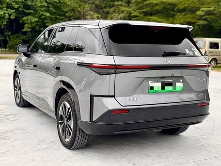2025 Toyota bZ3X 58.3 kWh, серый, 2810000 рублей, вид 4