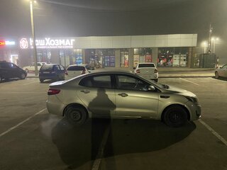 2015 Kia Rio III, серебристый, 570000 рублей, вид 2