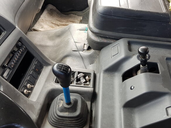2010 Isuzu Автобетононасос, белый - вид 2