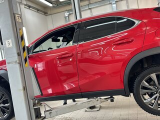 2019 Lexus UX 200 I, красный, 3200000 рублей, вид 2