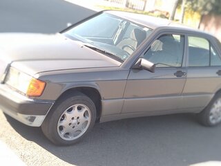1990 Mercedes-Benz 190 (W201), серый, 300000 рублей, вид 2