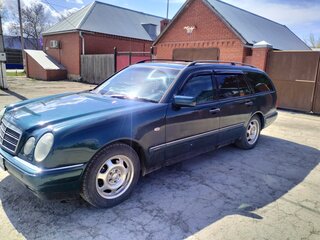 1998 Mercedes-Benz E-Класс 280 II (W210, S210), зелёный, 450000 рублей, вид 1